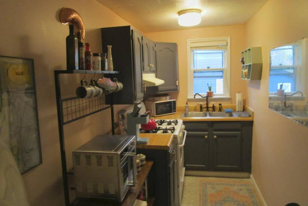 Апартаменты Boho-Chic Retreat - Unit 3 Блумингтон Экстерьер фото